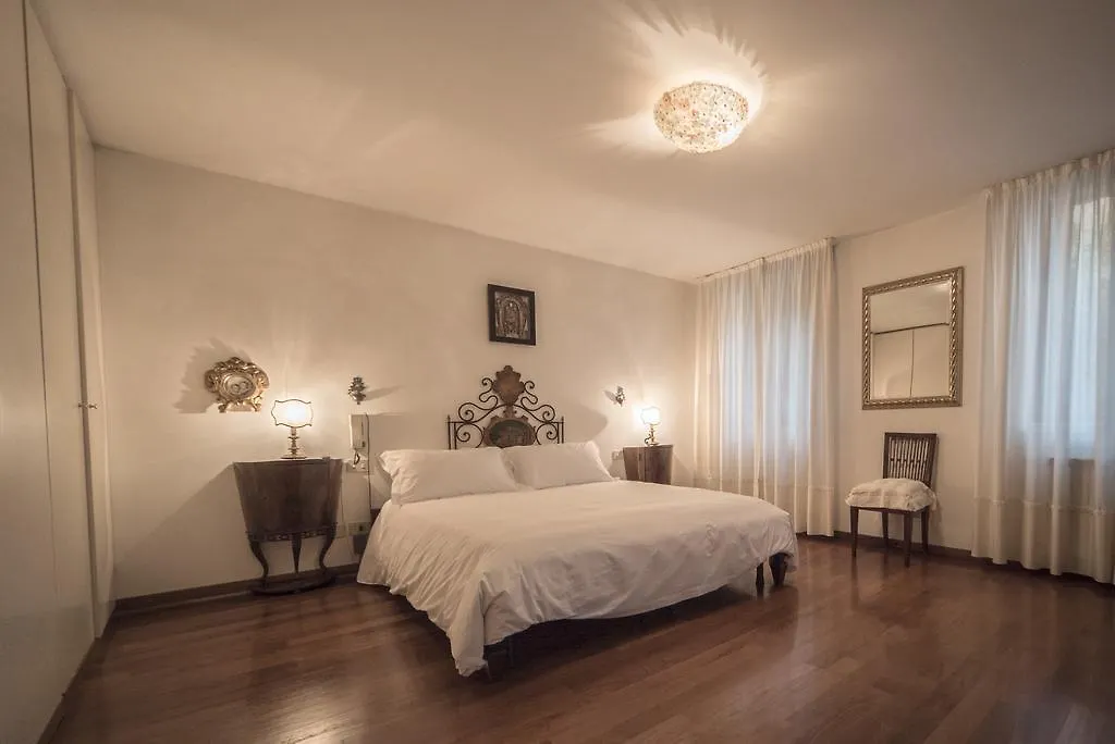 Accademia Terrazza Apartment Venice