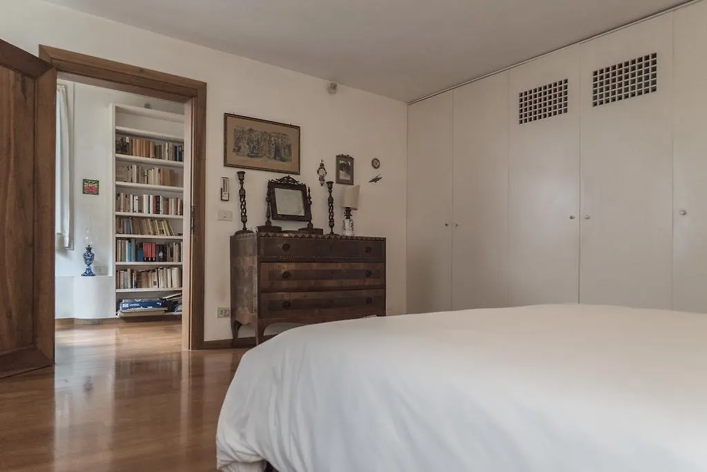 Accademia Terrazza Apartment Venice