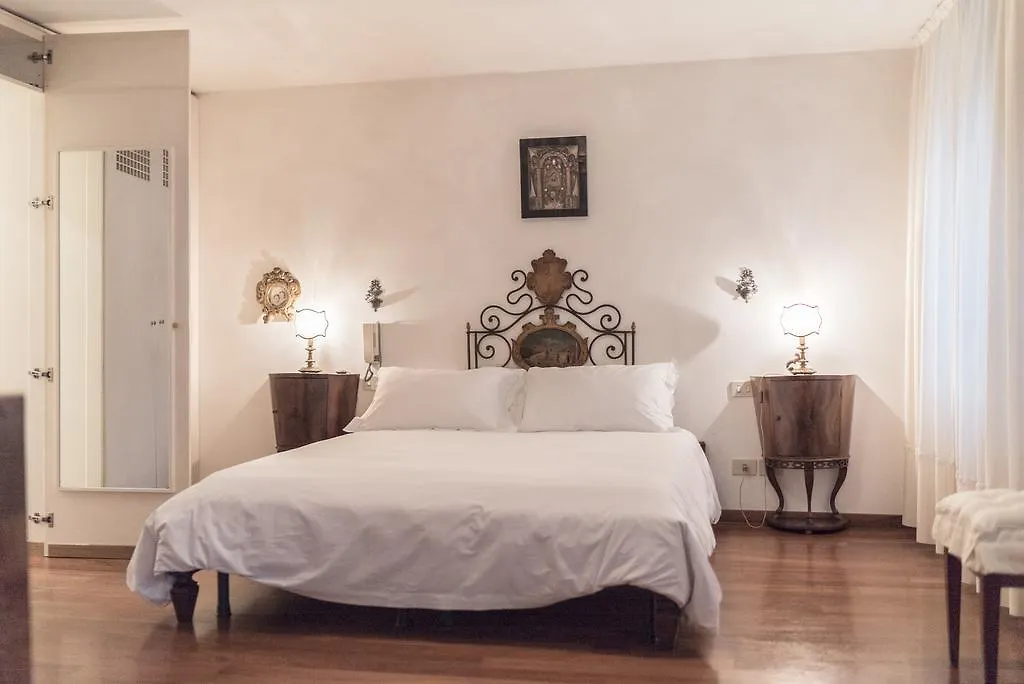 Accademia Terrazza Apartment Venice