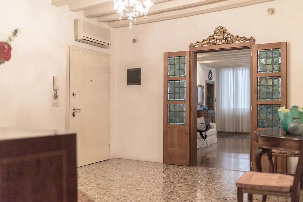 Accademia Terrazza Apartment Venice